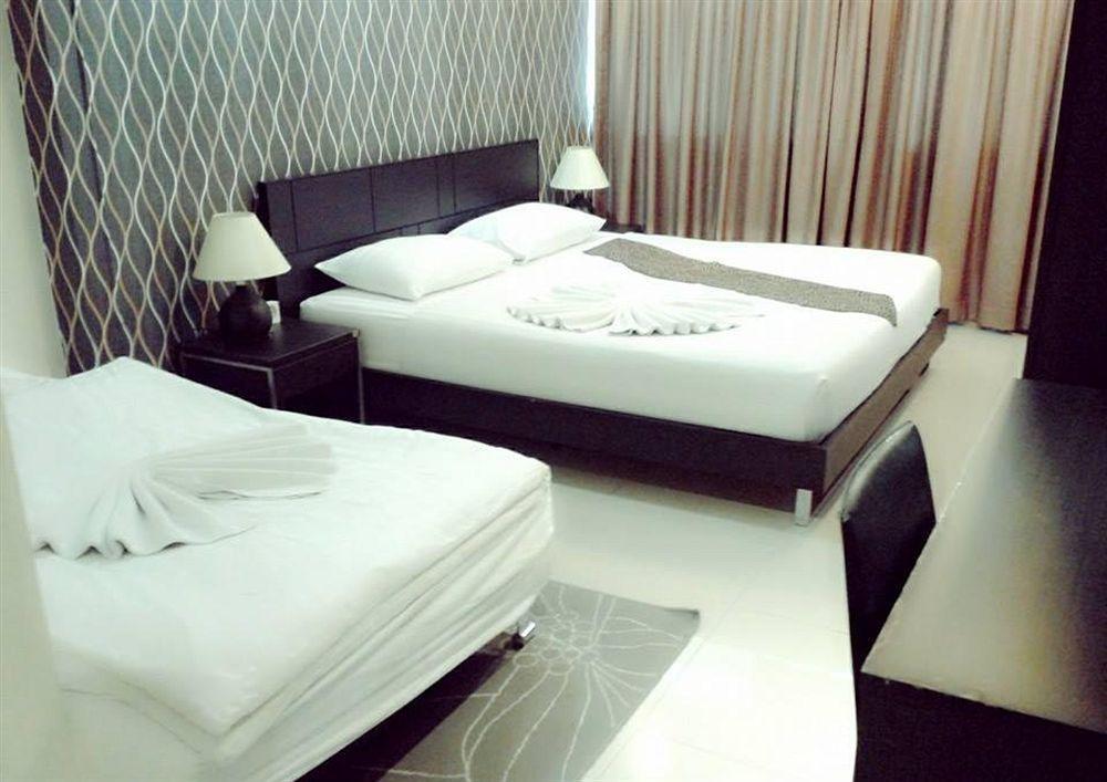 63 แบงค็อก โฮเทล Hotel กรุงเทพมหานคร ภายนอก รูปภาพ