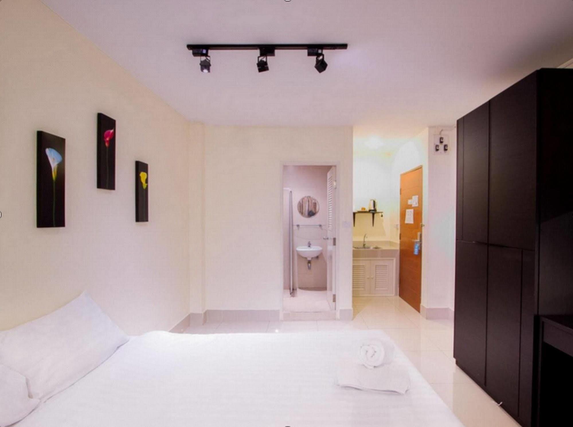 63 แบงค็อก โฮเทล Hotel กรุงเทพมหานคร ภายนอก รูปภาพ